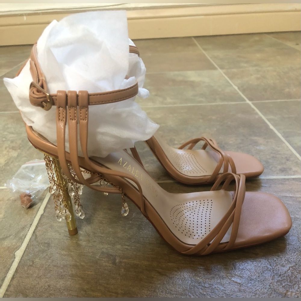 SQUARE TOE HIGH HEEL SANDALS SIZE 8.0